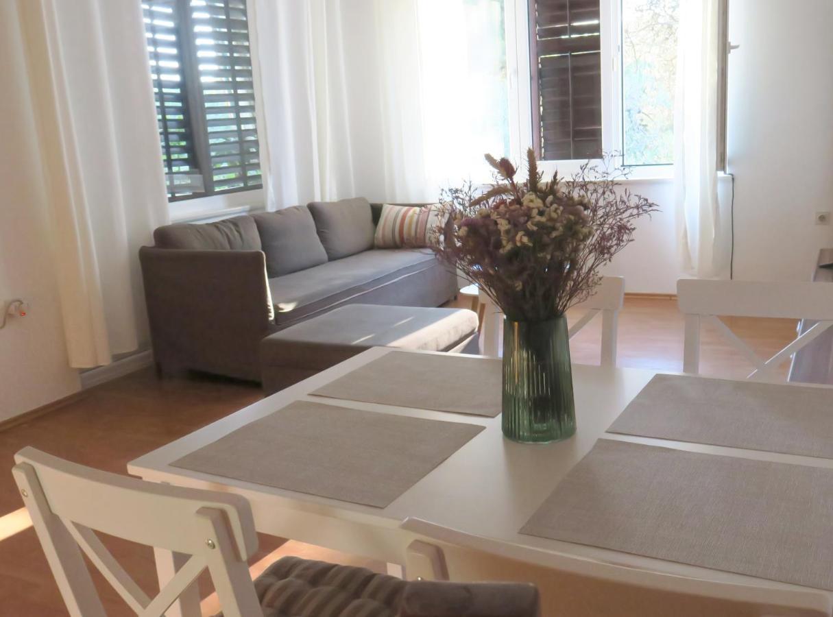 Appartement Elda à Pula Extérieur photo
